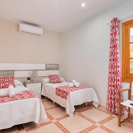 Villa Lali Arenal d'en Castell Esterno foto